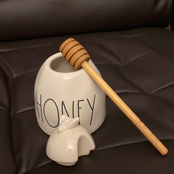 NWT IN BOX / Rae Dunn adorable ceramic Honey 🍯 Jar . - Picture 3 of 10